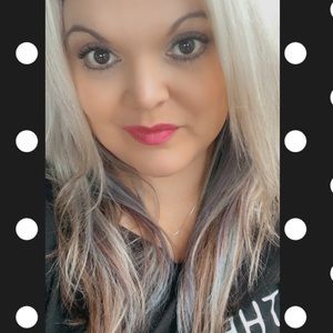 Meet your Posher, Carla